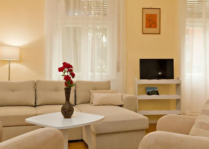 Semesterbostad Kurucz